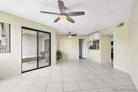 Living - 3013 Blue Oak Ct, Spring Valley, CA 91978 photo 4 of 6