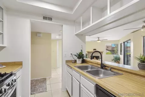 Kitchen - 3013 Blue Oak Ct, Spring Valley, CA 91978 photo 3 of 4