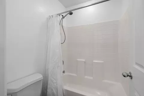 Bath - 1354 Normandy Dr, Chula Vista, CA 91913 photo 4 of 5