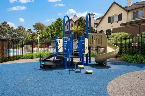 View/Area - 1354 Normandy Dr, Chula Vista, CA 91913 photo 10 of 12
