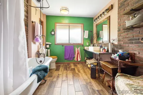 Bath - 3738 King St, La Mesa, CA 91941 photo 1 of 1