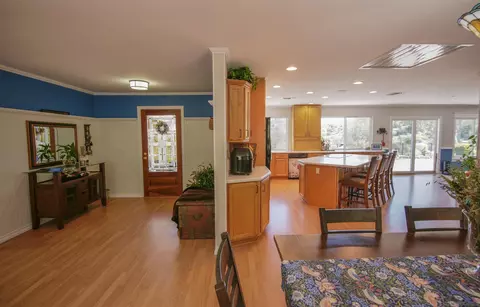 Living - 11642 Sunset Knolls Rd, Lakeside, CA 92040 photo 4 of 9