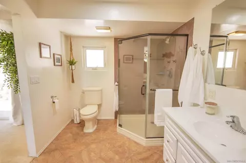 Bath - 11642 Sunset Knolls Rd, Lakeside, CA 92040 photo 2 of 2