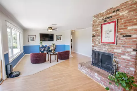 Living - 11642 Sunset Knolls Rd, Lakeside, CA 92040 photo 3 of 9