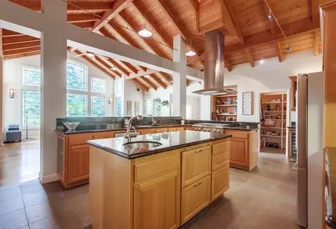 Kitchen - 15945 Shalom Rd, Ramona, CA 92065 photo 6 of 9