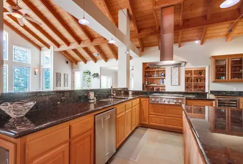 Kitchen - 15945 Shalom Rd, Ramona, CA 92065 photo 3 of 9