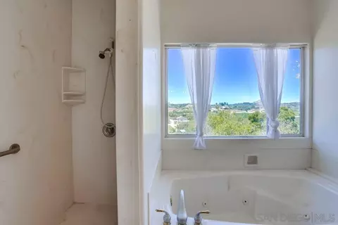 Bath - 17224 Rancho Suenos Rd, Ramona, CA 92065 photo 4 of 6