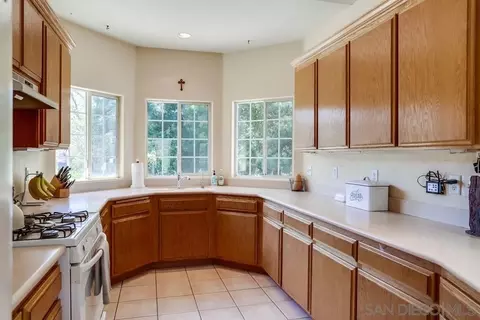 Kitchen - 17224 Rancho Suenos Rd, Ramona, CA 92065 photo 7 of 7