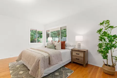 Bedroom - 2731 Glenwick Pl, La Jolla, CA 92037 photo 4 of 4