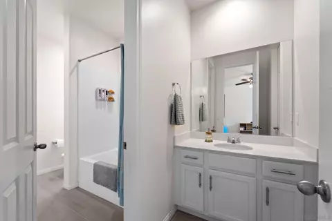 Bath - 35828 Shetland Hls, Fallbrook, CA 92028 photo 5 of 6