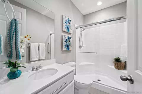 Bath - 35828 Shetland Hls, Fallbrook, CA 92028 photo 3 of 6