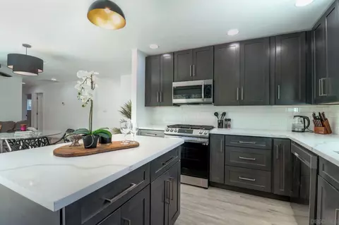 Kitchen - 14116 Powers Rd, Poway, CA 92064 photo 4 of 9