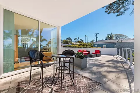Exterior - 333 Glenmont Dr, Solana Beach, CA 92075 photo 9 of 15