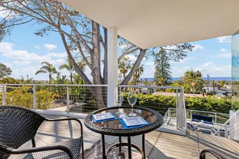 Exterior - 333 Glenmont Dr, Solana Beach, CA 92075 photo 8 of 15