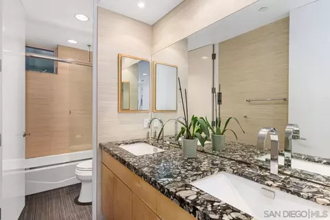 Bath - 333 Glenmont Dr, Solana Beach, CA 92075 photo 1 of 1