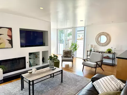Living - 333 Glenmont Dr, Solana Beach, CA 92075 photo 2 of 2