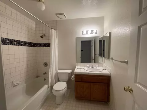 Bath - 24324 Ysidro Dr, Ramona, CA 92065 photo 3 of 3