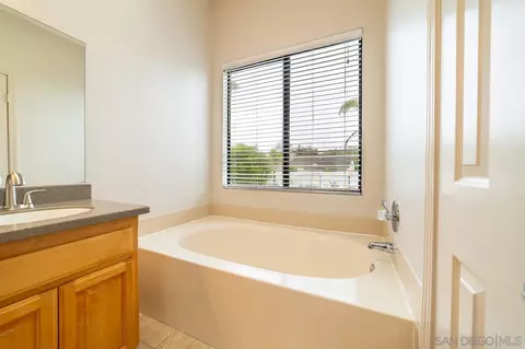 Bath - 5229 Sandalwood Pl, Oceanside, CA 92056 photo 7 of 9