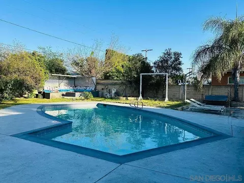 8446 Hatillo Ave, Winnetka, CA 91306 photo 10