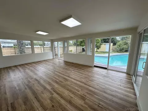 8446 Hatillo Ave, Winnetka, CA 91306 photo 13