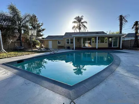 8446 Hatillo Ave, Winnetka, CA 91306 photo 11