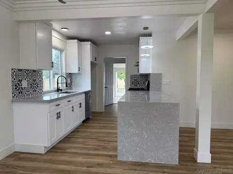 8446 Hatillo Ave, Winnetka, CA 91306 photo 5