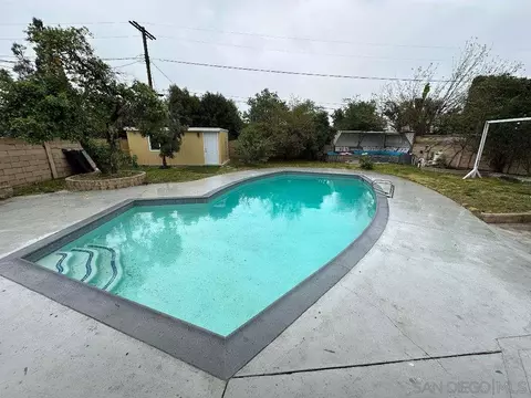 8446 Hatillo Ave, Winnetka, CA 91306 photo 9