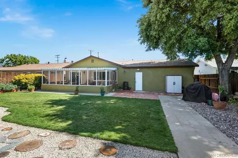 Exterior - 13152 S Mountain Dr, Lakeside, CA 92040 photo 6 of 10