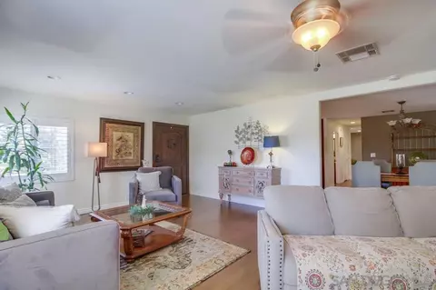 Living - 13993 Whispering Mdws, Jamul, CA 91935 photo 4 of 5