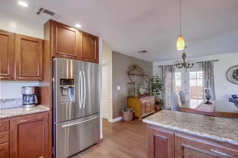 Kitchen - 13993 Whispering Mdws, Jamul, CA 91935 photo 2 of 3