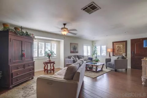 Living - 13993 Whispering Mdws, Jamul, CA 91935 photo 3 of 5