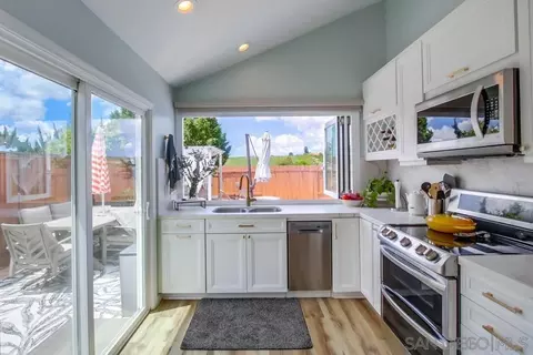Kitchen - 15120 Luis St, Poway, CA 92064 photo 3 of 6