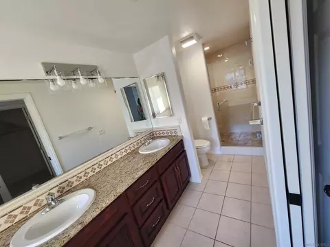 Bath - 2267 Manchester Ave, Cardiff, CA 92007 photo 3 of 7