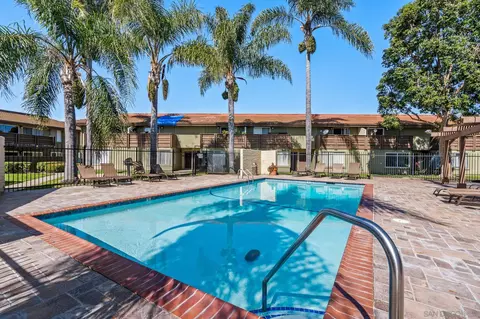Exterior - 615 Fredricks Ave #102, Oceanside, CA 92058 photo 3 of 5
