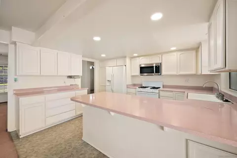 Kitchen - 598 Herbert St, El Cajon, CA 92020 photo 3 of 5