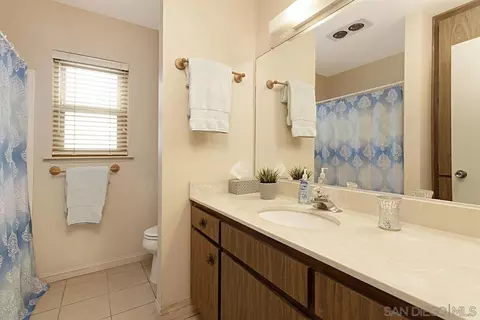 Bath - 3725 Rosemary Way, Oceanside, CA 92057 photo 4 of 4