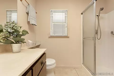 Bath - 3725 Rosemary Way, Oceanside, CA 92057 photo 2 of 4