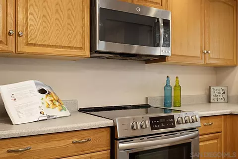 Kitchen - 3725 Rosemary Way, Oceanside, CA 92057 photo 4 of 4