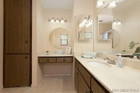 Bath - 3725 Rosemary Way, Oceanside, CA 92057 photo 3 of 4