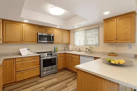 Kitchen - 3725 Rosemary Way, Oceanside, CA 92057 photo 2 of 4