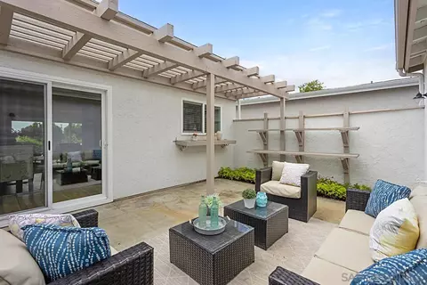 Exterior - 3725 Rosemary Way, Oceanside, CA 92057 photo 3 of 10