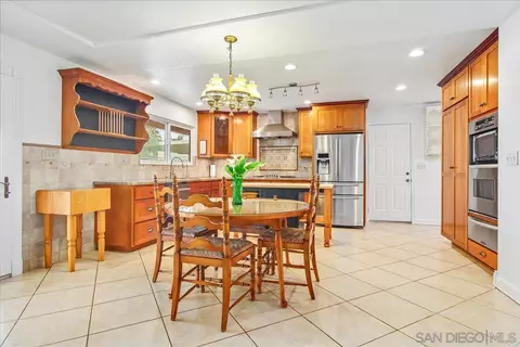 Kitchen - 1545 Hidden Mesa Rd, El Cajon, CA 92019 photo 2 of 4