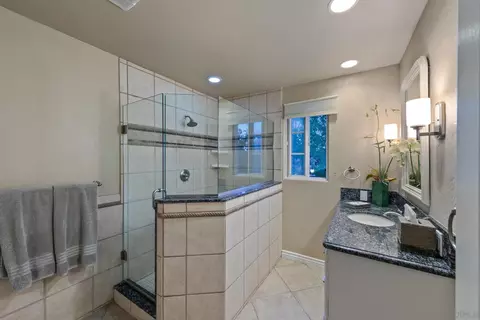 Bath - 13841 Sagewood, Poway, CA 92064 photo 3 of 4