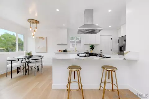 210 Rosebay Dr, Encinitas, CA 92024