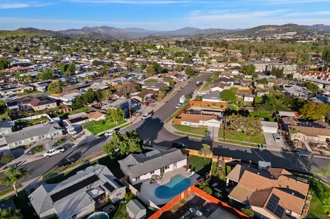 View/Area - 9354 Woodruff Way, Santee, CA 92071 photo 4 of 12
