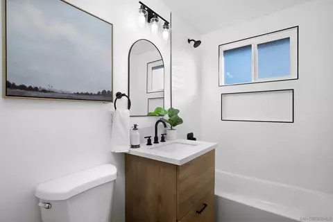 Bath - 9354 Woodruff Way, Santee, CA 92071 photo 3 of 3
