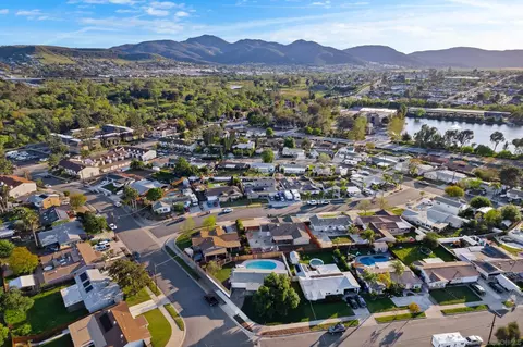 View/Area - 9354 Woodruff Way, Santee, CA 92071 photo 2 of 12