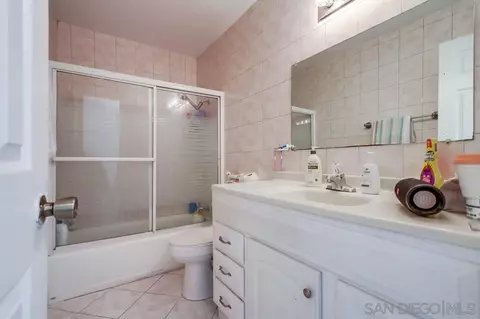 Bath - 903 N Fig St #A, Escondido, CA 92026 photo 1 of 2