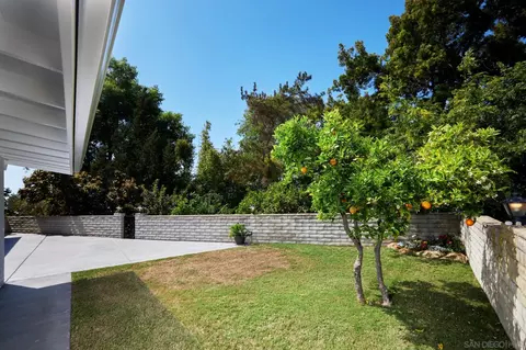 Exterior - 7894 Highwood Ave, La Mesa, CA 91941 photo 7 of 10