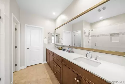 Bath - 7517 Eagle Dr, Santee, CA 92071 photo 3 of 5
